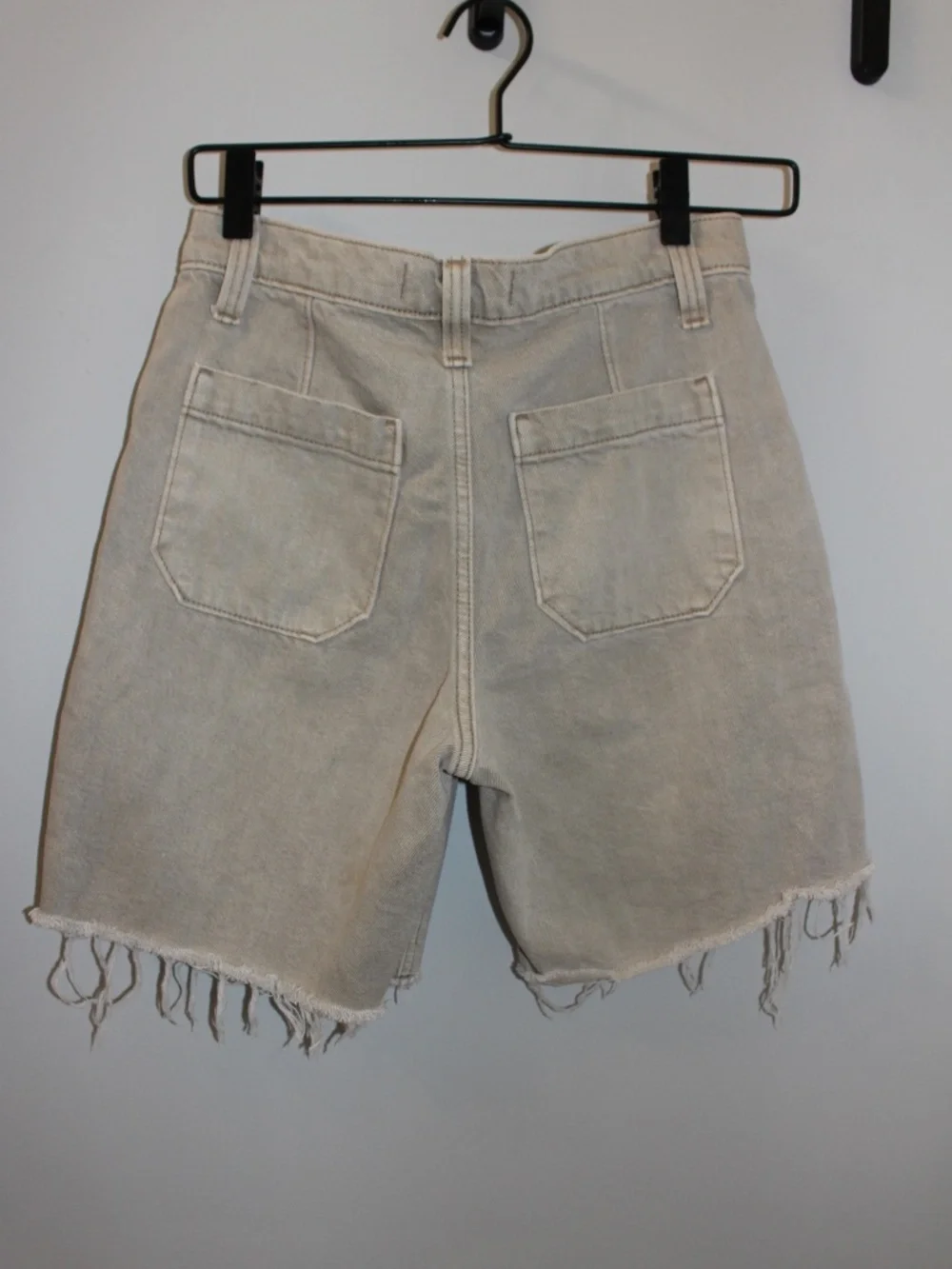 Abercrombie & Fitch Mid Rise Long Denim Shorts Raw Hem Size 24